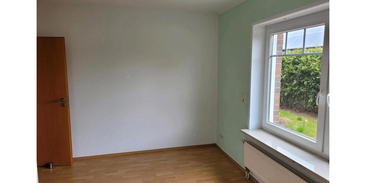 Erdgeschoßwohnung Lunden - 4 Zimmer, 100 m&sup2;, 750&euro; | Angebot:25993824