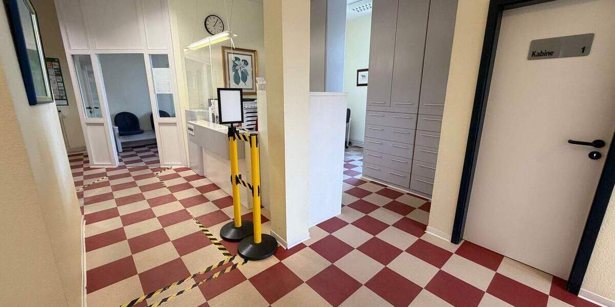 Gewerbeobjekt Husum - 1 Zimmer, 209 m&sup2;, 1.400&euro; | Angebot:25748693