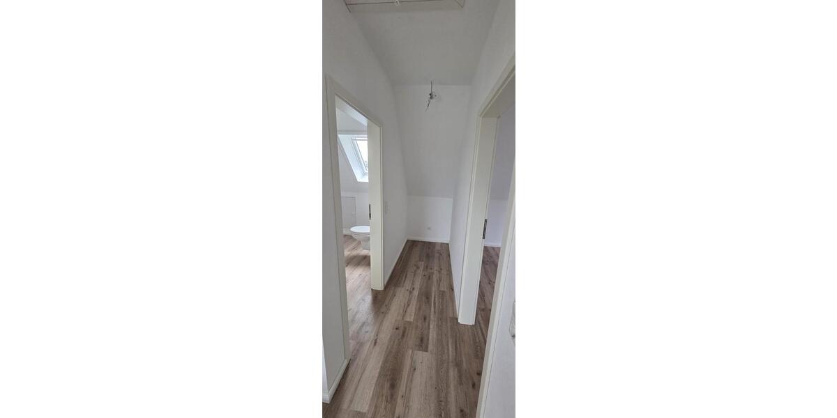 Dachgeschoßwohnung Pahlen - 2.5 Zimmer, 57 m&sup2;, 650&euro; | Angebot:25980674