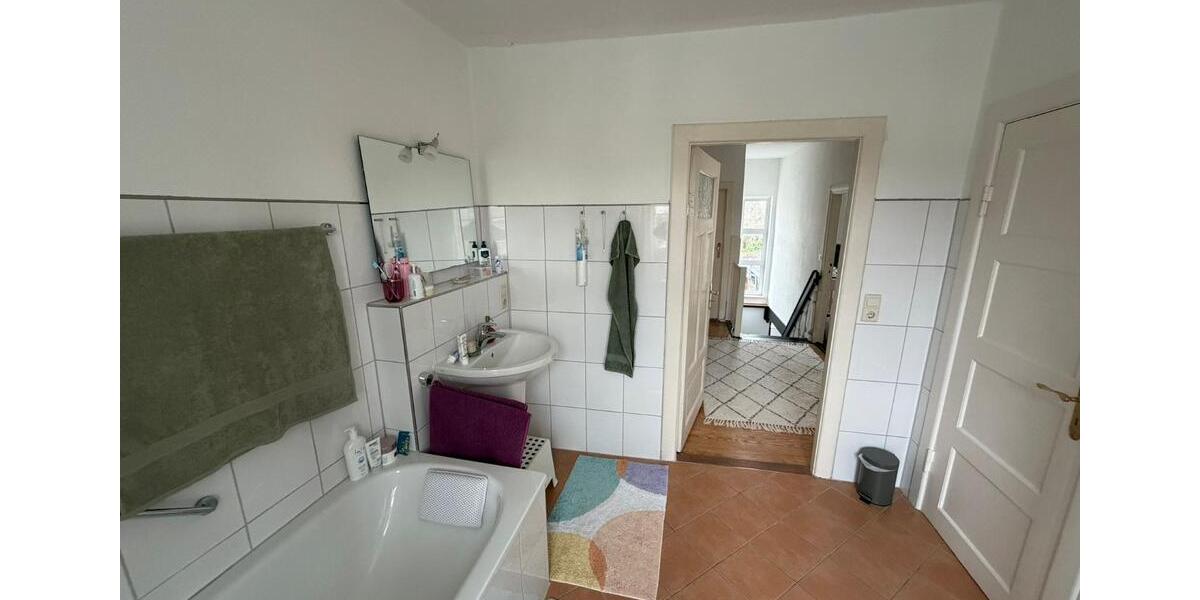 Reihenhaus Husum - 8 Zimmer, 160 m&sup2;, 1.550&euro; | Angebot:25988687