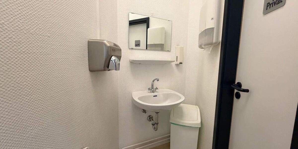 Gewerbeobjekt Husum - 1 Zimmer, 209 m&sup2;, 1.400&euro; | Angebot:25748693