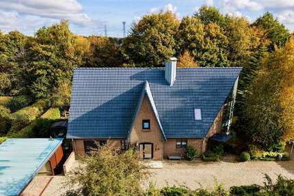 Haus Mildstedt - 8 Zimmer, 228 m&sup2;, 645.000&euro; | Angebot:23215031