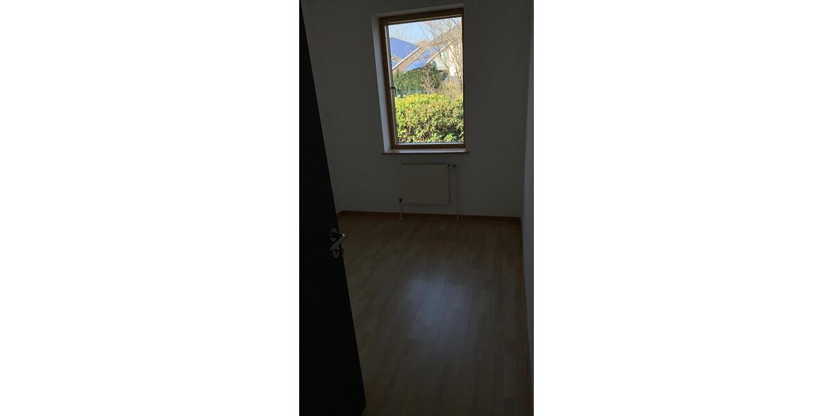 Erdgeschoßwohnung Jübek - 4 Zimmer, 85 m&sup2;, 680&euro; | Angebot:23521030