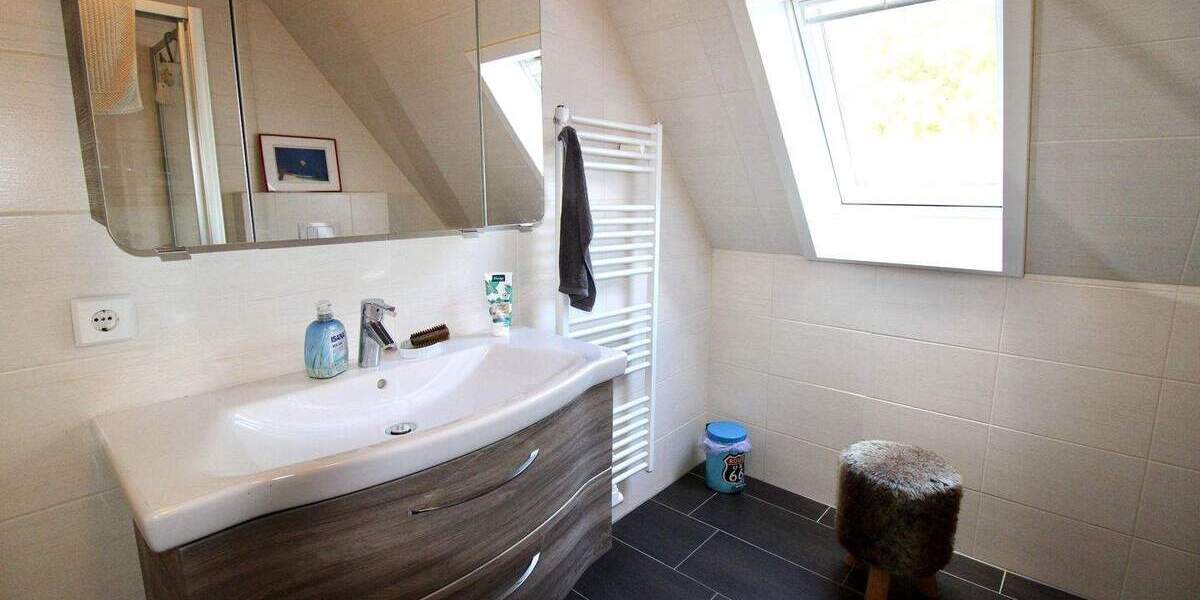 Einfamilienhaus Oldenswort - 4 Zimmer, 125 m&sup2;, 220.000&euro; | Angebot:25706545