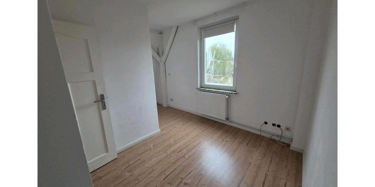 Etagenwohnung Husum - 4 Zimmer, 75 m&sup2;, 650&euro; | Angebot:25944643