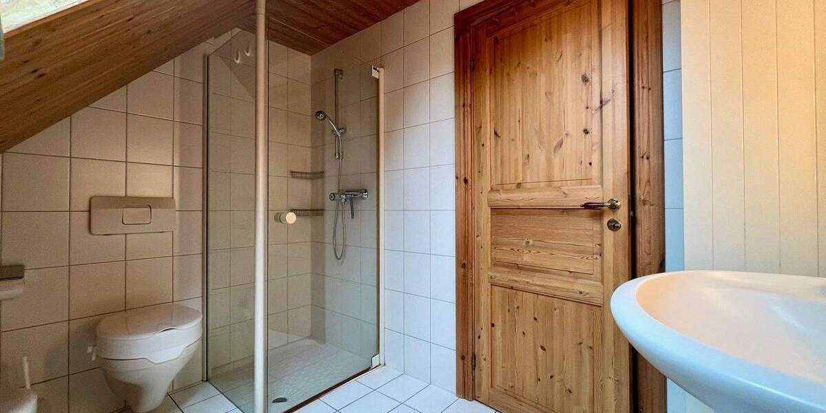 Einfamilienhaus Tating - 8 Zimmer, 289 m&sup2;, 749.000&euro; | Angebot:25672782