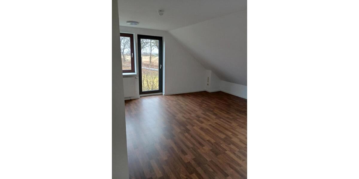 Dachgeschoßwohnung Meggerdorf - 3 Zimmer, 75 m&sup2;, 600&euro; | Angebot:25296288