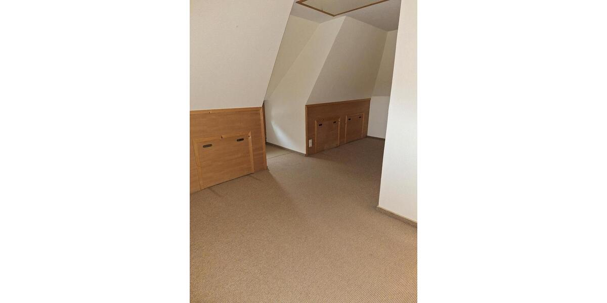 Dachgeschoßwohnung Schwabstedt - 3 Zimmer, 120 m&sup2;, 835&euro; | Angebot:25974181