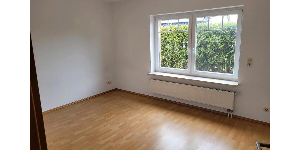 Erdgeschoßwohnung Lunden - 4 Zimmer, 100 m&sup2;, 750&euro; | Angebot:25993824