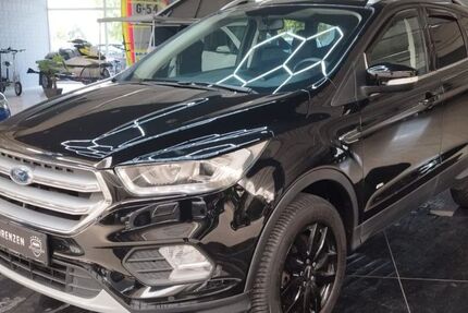 Ford Kuga 93.465 km 14.995 &euro; Husum 25813