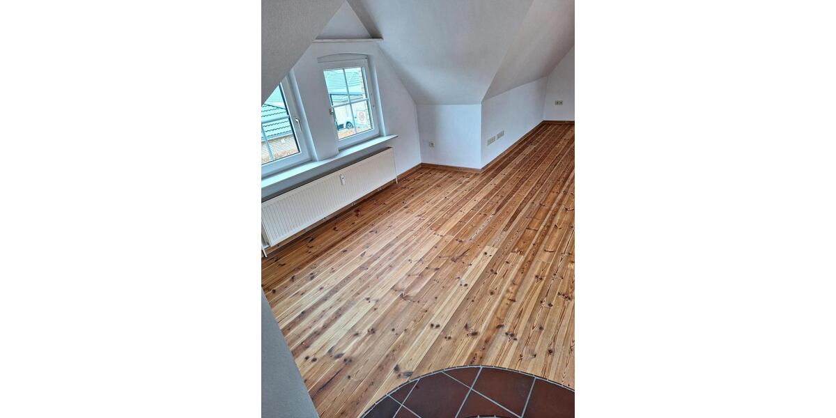 Dachgeschoßwohnung Schwabstedt - 3 Zimmer, 120 m&sup2;, 835&euro; | Angebot:25974181