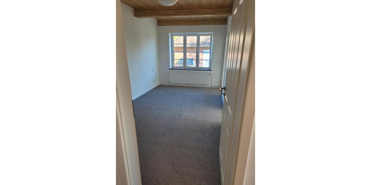 Erdgeschoßwohnung Löwenstedt - 4.5 Zimmer, 132 m&sup2;, 925&euro; | Angebot:26691825