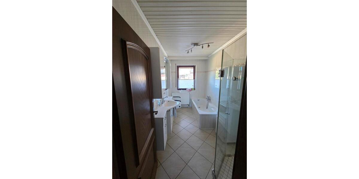 Einfamilienhaus Delve - 9 Zimmer, 200 m&sup2;, 420.000&euro; | Angebot:26679675