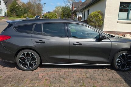 Ford Focus 124.000 km 14.400 &euro; Husum 25813