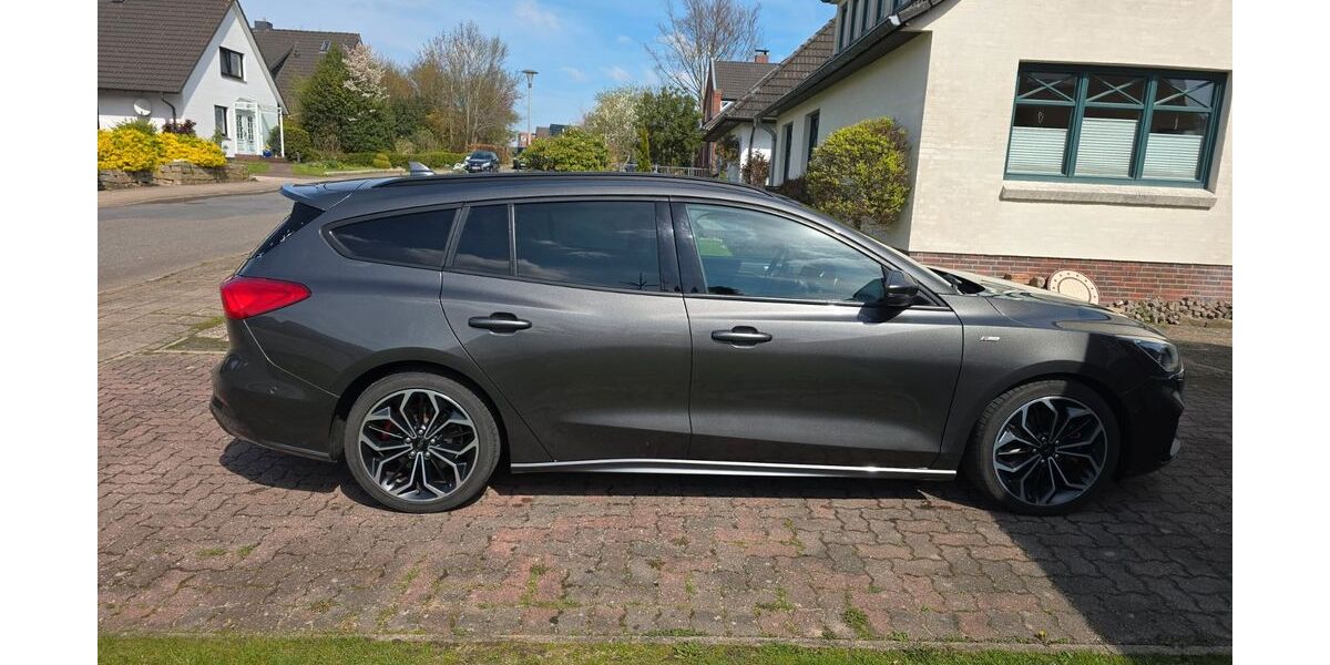Ford Focus 124.000 km 14.400 &euro; Husum 25813
