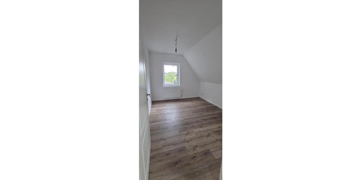 Dachgeschoßwohnung Pahlen - 2.5 Zimmer, 57 m&sup2;, 650&euro; | Angebot:25980674