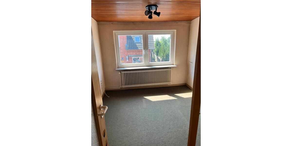 Einfamilienhaus Schwabstedt - 8 Zimmer, 200 m&sup2;, 270.000&euro; | Angebot:26946645