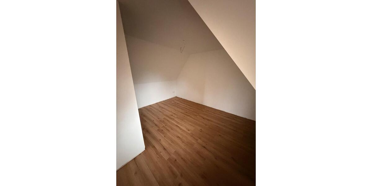 Etagenwohnung Husum - 3 Zimmer, 75 m&sup2;, 1.350&euro; | Angebot:25208947