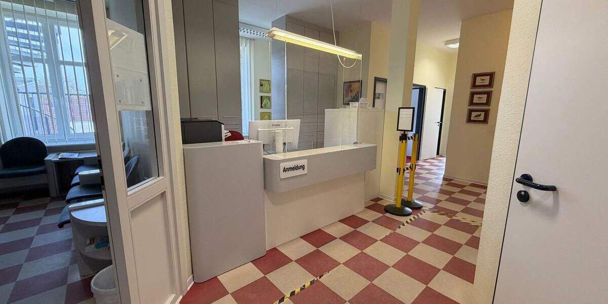 Gewerbeobjekt Husum - 1 Zimmer, 209 m&sup2;, 1.400&euro; | Angebot:25748693