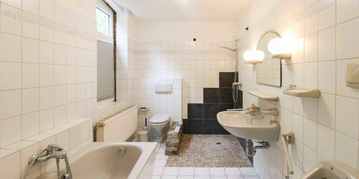 Einfamilienhaus Schwabstedt - 6 Zimmer, 240.000&euro; | Angebot:25864763