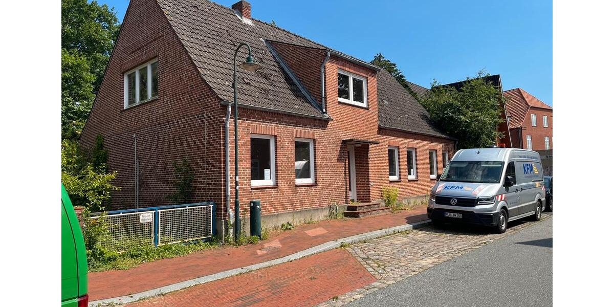 Einfamilienhaus Schwabstedt - 8 Zimmer, 200 m&sup2;, 270.000&euro; | Angebot:26977125