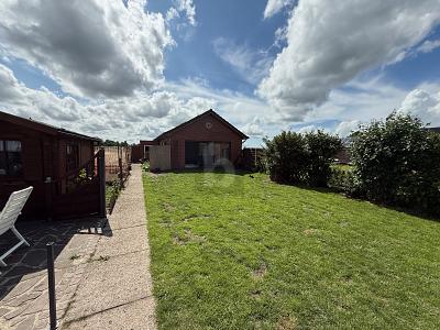 VIEL PLATZ FÜR DIE FAMILIE MIT EIGENEM POOLHAUS - Einfamilienhaus Pahlen | Angebot:25630439