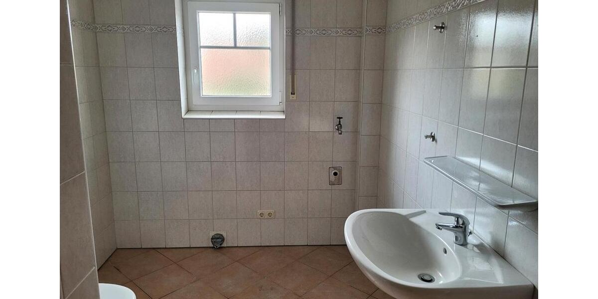 Erdgeschoßwohnung Lunden - 4 Zimmer, 100 m&sup2;, 750&euro; | Angebot:25993824