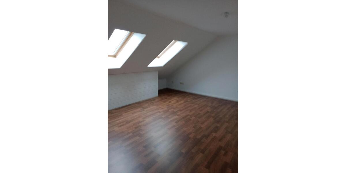Dachgeschoßwohnung Meggerdorf - 3 Zimmer, 75 m&sup2;, 600&euro; | Angebot:25296288