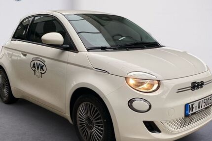 Fiat 500e 4.700 km 19.990 &euro; Husum 25813