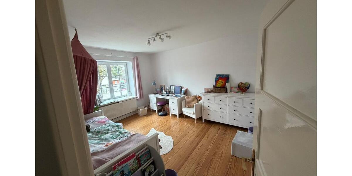 Reihenhaus Husum - 8 Zimmer, 160 m&sup2;, 1.550&euro; | Angebot:25988687