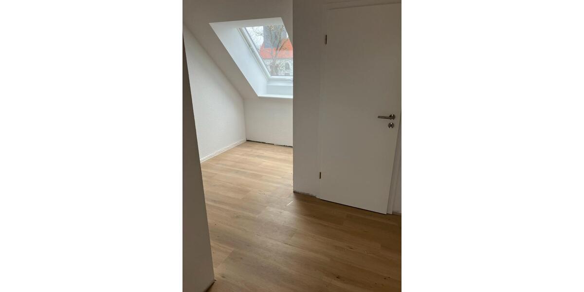 Dachgeschoßwohnung Lunden - 3 Zimmer, 93 m&sup2;, 790&euro; | Angebot:25422717