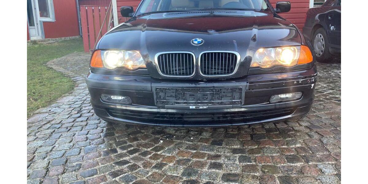 BMW 318 191.500 km 950 &euro; Struckum 25821
