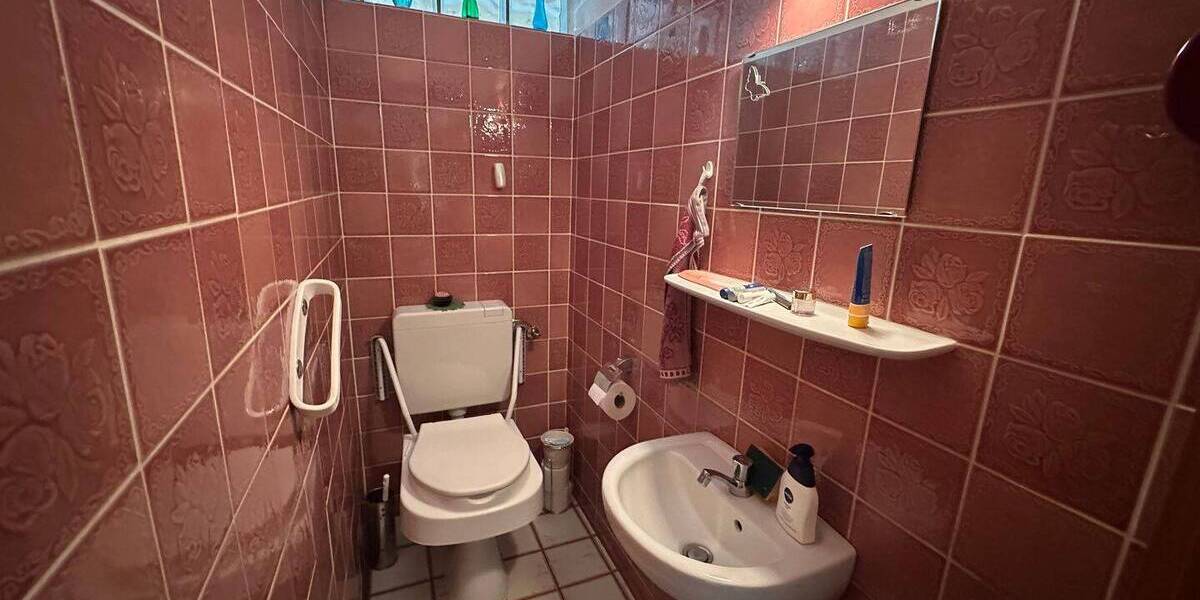 Einfamilienhaus Bredstedt - 8 Zimmer, 170 m&sup2;, 225.000&euro; | Angebot:25780897