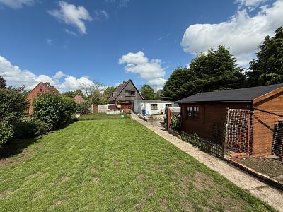 VIEL PLATZ FÜR DIE FAMILIE MIT EIGENEM POOLHAUS - Einfamilienhaus Pahlen | Angebot:25630439