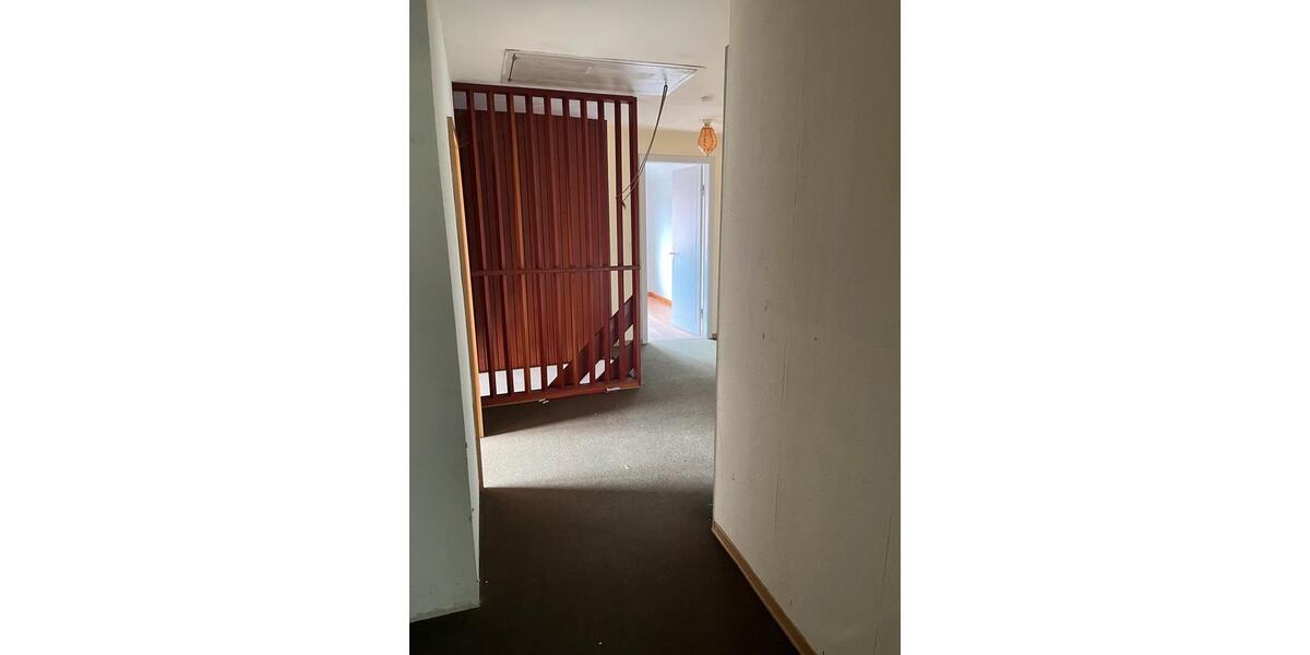 Einfamilienhaus Schwabstedt - 8 Zimmer, 200 m&sup2;, 270.000&euro; | Angebot:26977125