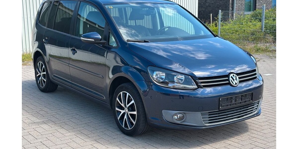 VW Touran 181.000 km 5.700 &euro; Husum 25813