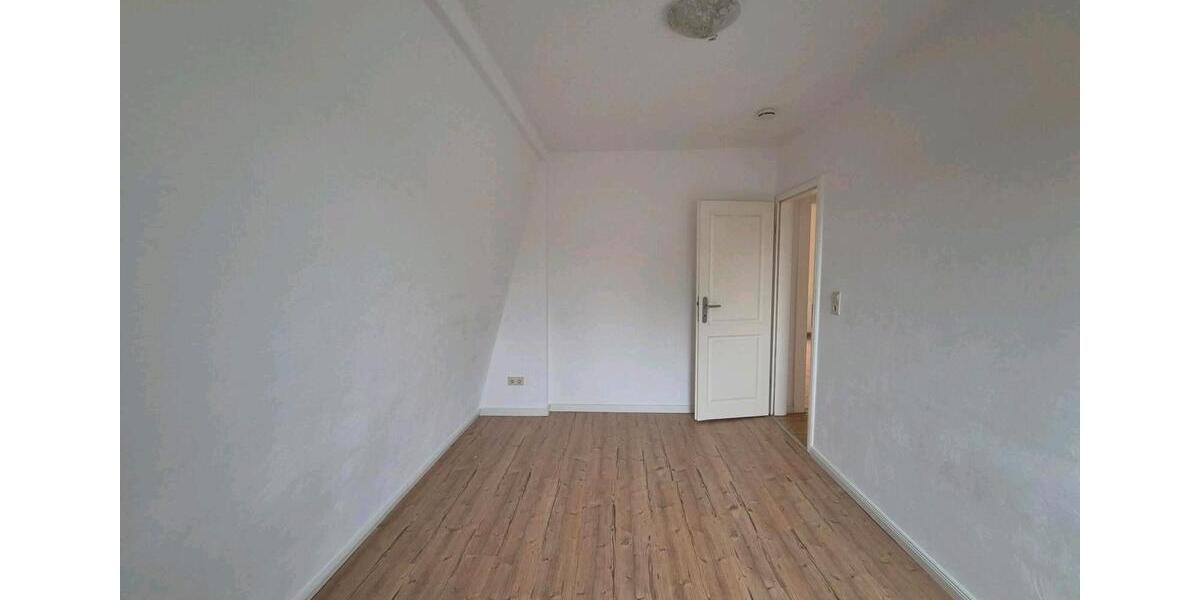 Etagenwohnung Husum - 4 Zimmer, 75 m&sup2;, 650&euro; | Angebot:25944643