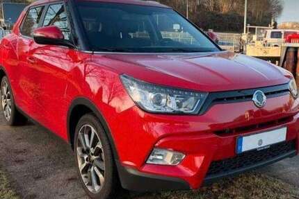 SsangYong Tivoli 27.800 km 9.500 &euro; Husum 25813