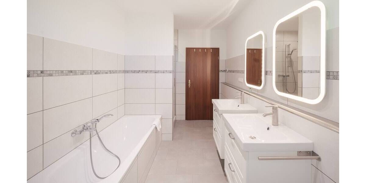 Einfamilienhaus Tating - 9 Zimmer, 286 m&sup2;, 1.350.000&euro; | Angebot:25969382