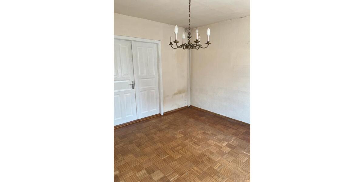 Einfamilienhaus Schwabstedt - 8 Zimmer, 200 m&sup2;, 270.000&euro; | Angebot:26946645