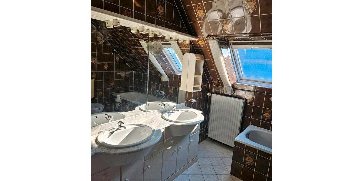 Einfamilienhaus Friedrichstadt - 6 Zimmer, 141 m&sup2;, 289.000&euro; | Angebot:25284689