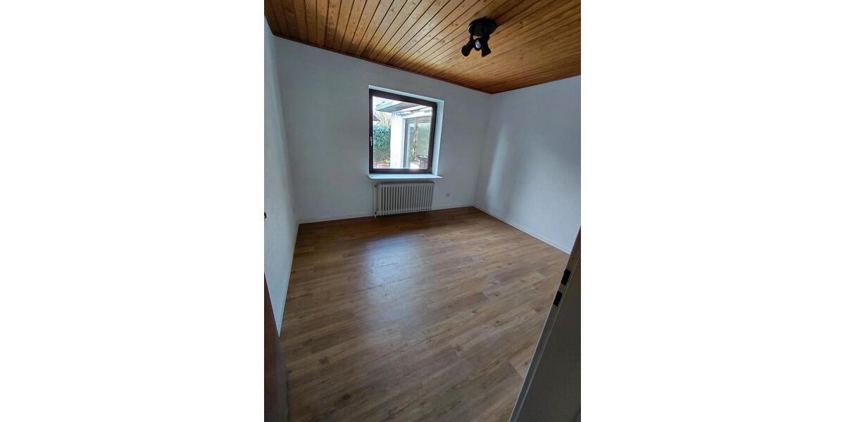Einfamilienhaus Lunden - 4 Zimmer, 135 m&sup2;, 1.250&euro; | Angebot:25156967