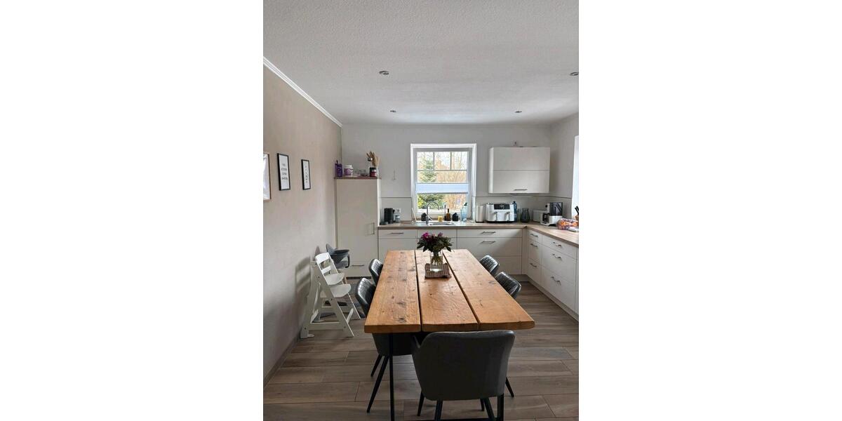 Einfamilienhaus Stapel - 7 Zimmer, 220 m&sup2;, 1.400&euro; | Angebot:25607090