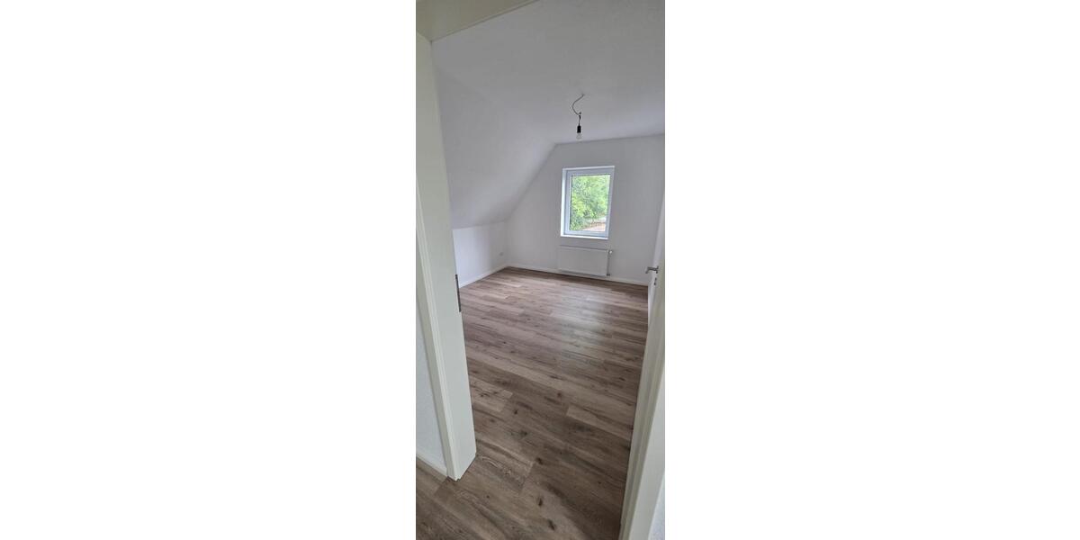 Dachgeschoßwohnung Pahlen - 2.5 Zimmer, 57 m&sup2;, 650&euro; | Angebot:25980674