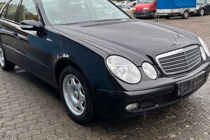 Mercedes-Benz E 280 129.575 km 12.900 &euro; Husum 25813