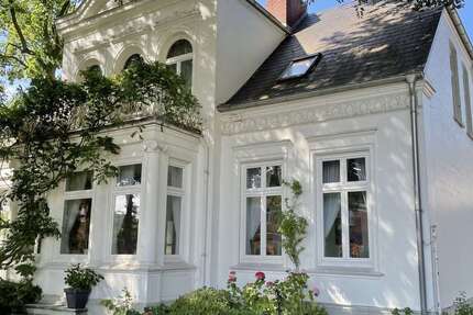 Haus Husum - 8 Zimmer, 310 m&sup2;, 1.600.000&euro; | Angebot:26019755