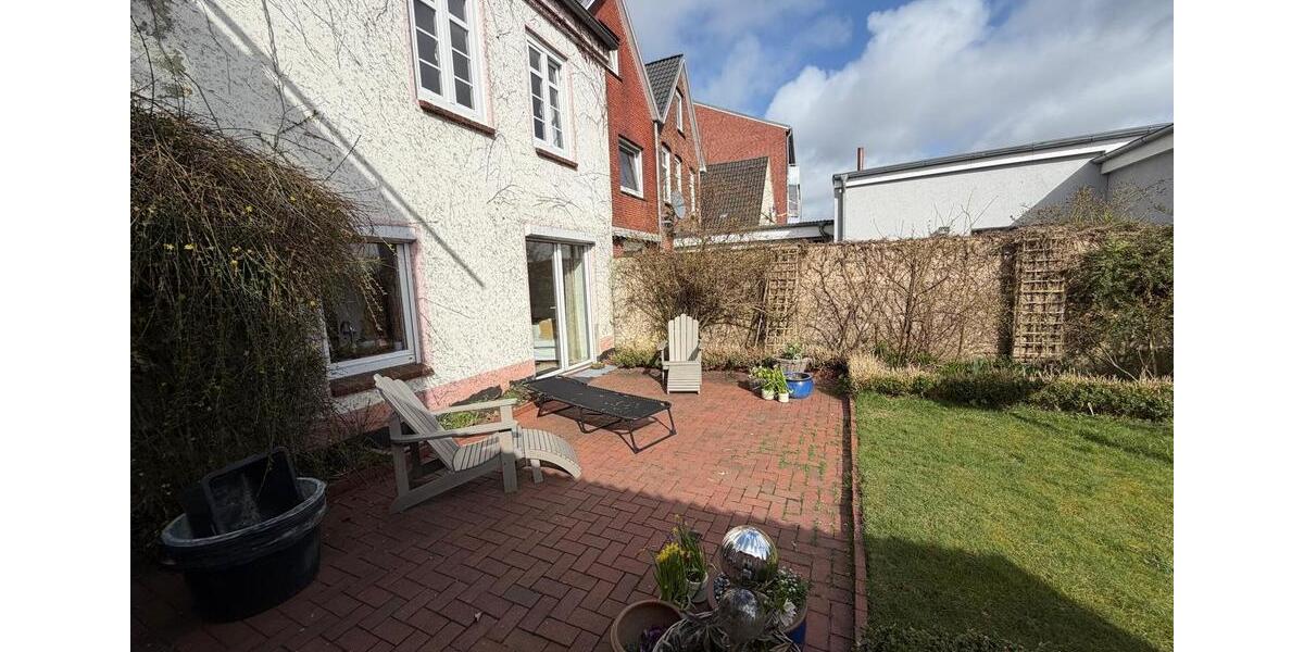 Reihenhaus Husum - 8 Zimmer, 160 m&sup2;, 1.550&euro; | Angebot:25988687