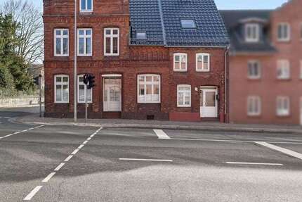 Haus Husum - 8 Zimmer, 210 m&sup2;, 449.000&euro; | Angebot:25245344