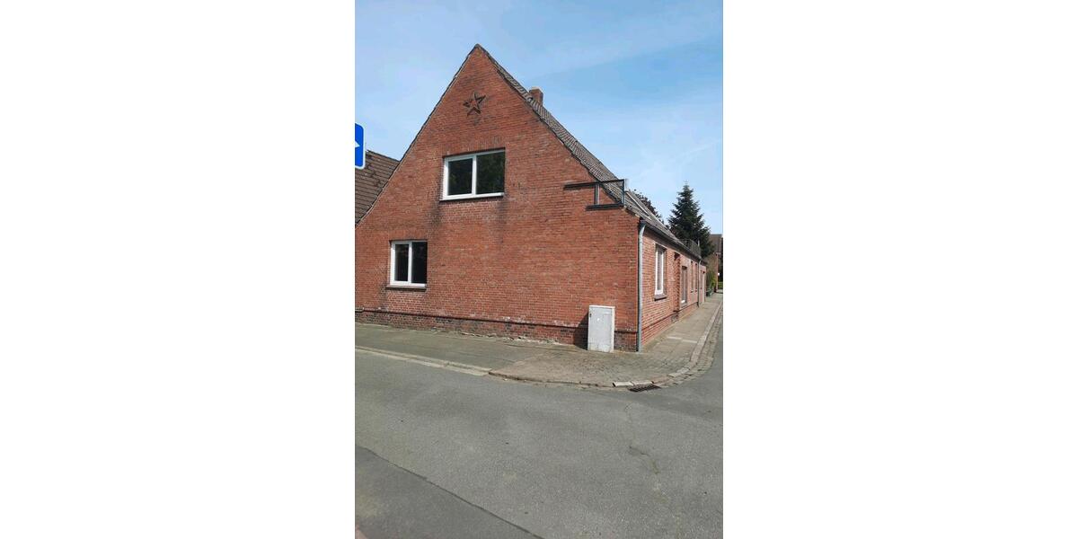 Einfamilienhaus Lunden - 7.5 Zimmer, 240 m&sup2;, 125.000&euro; | Angebot:26707695