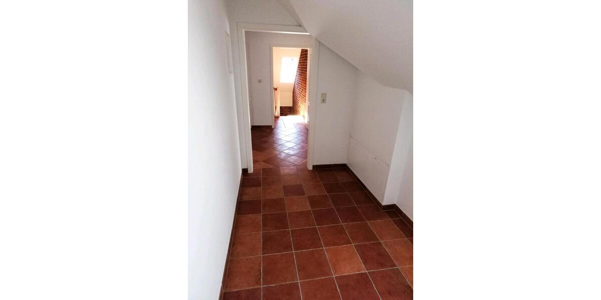 Dachgeschoßwohnung Mildstedt - 1 Zimmer, 75 m&sup2;, 930&euro; | Angebot:24421137